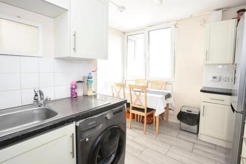 2 bedroom maisonette to rent, Allen road, Bow, London, E3 5JZ