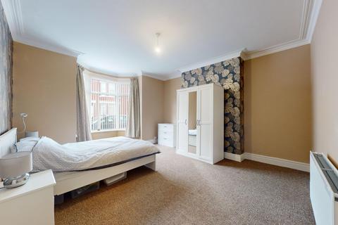 2 bedroom ground floor flat for sale, Crondall Street, South Shields