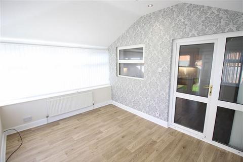 3 bedroom semi-detached house to rent, Westerton Drive, Bramley, Rotherham, ROTHERHAM, S66 1WU