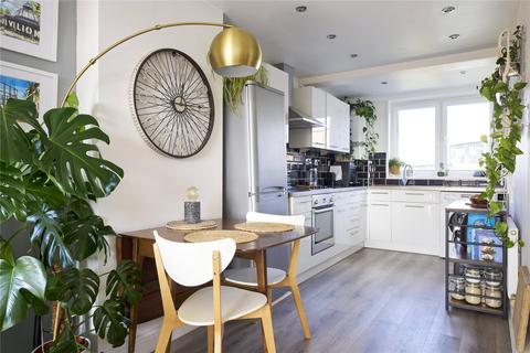 Flat 40, Reynolds House Approach Road, London, E2 9JR
