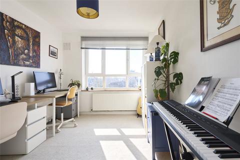Flat 40, Reynolds House Approach Road, London, E2 9JR