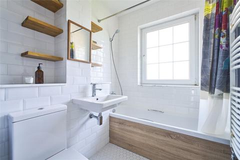 31 Lawrence Close, London, E3 2AS