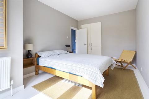 31 Lawrence Close, London, E3 2AS