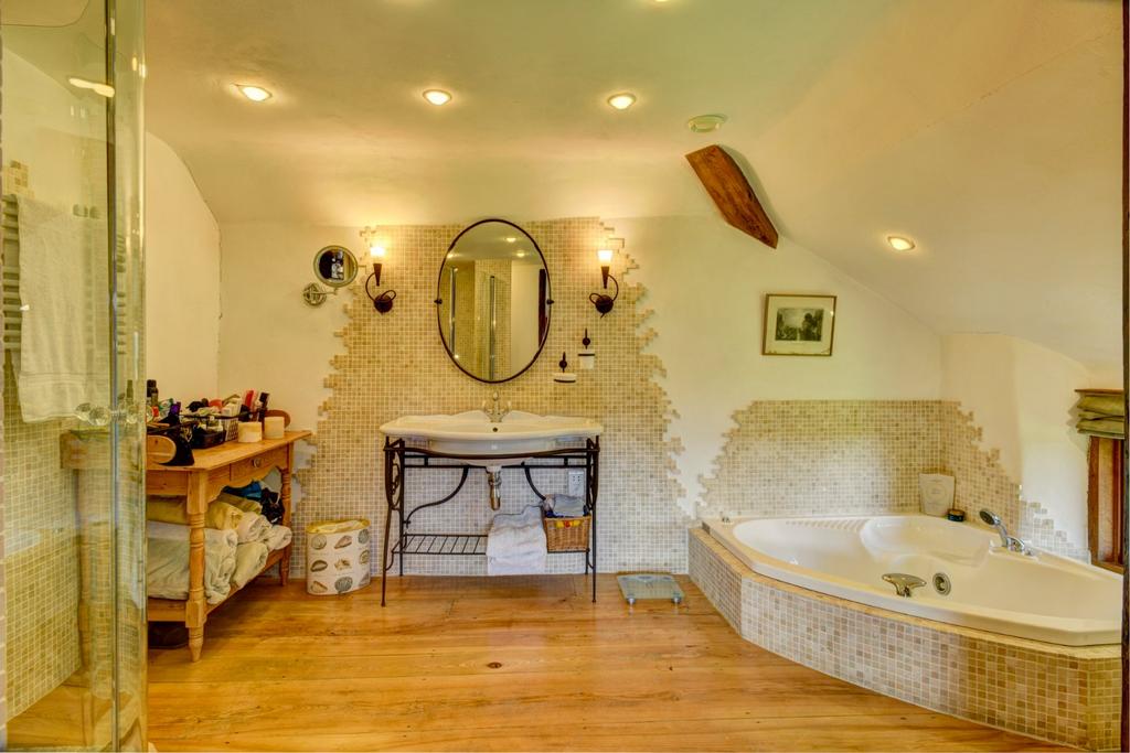 En Suite Bathroom