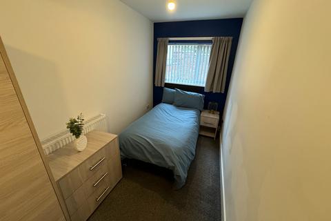 HMO Room 2, Westfield Road