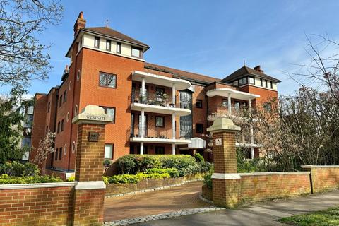 3 bedroom flat for sale, The Avenue, Beckenham, BR3