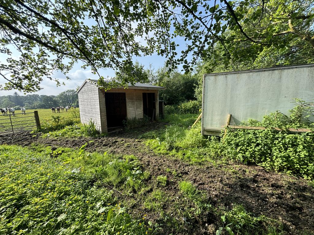 Field shelter