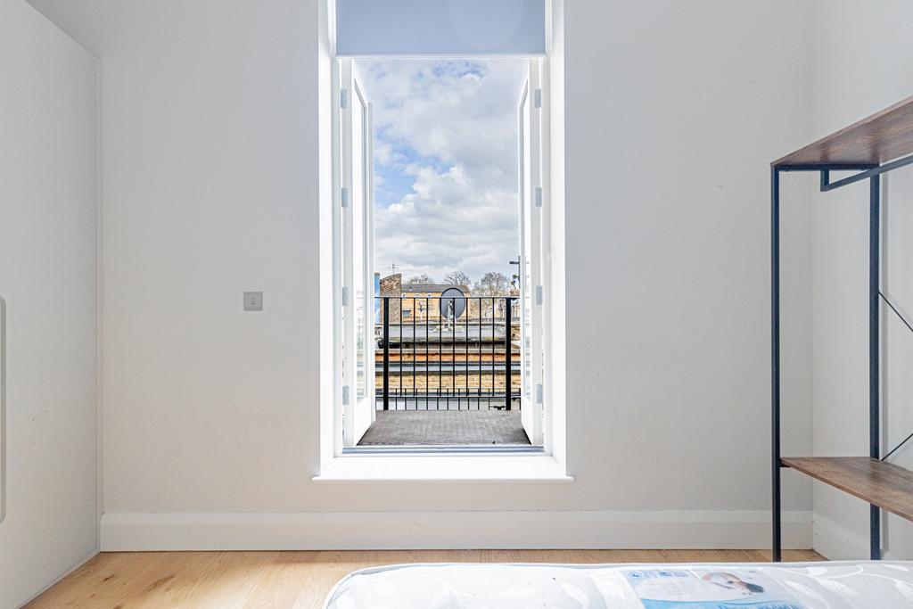Apartment in London - View 5