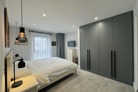 2 bedroom apartment to rent, Upper Street, Hampshire GU51