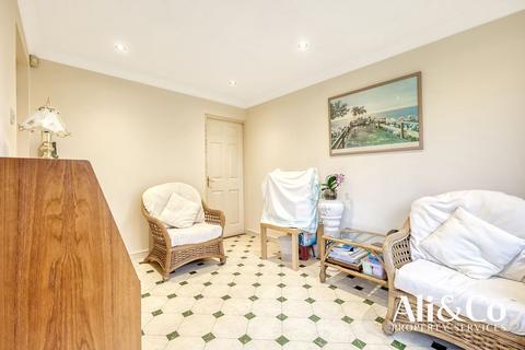 12 Birch Crescent, South Ockendon, RM15 6TZ
