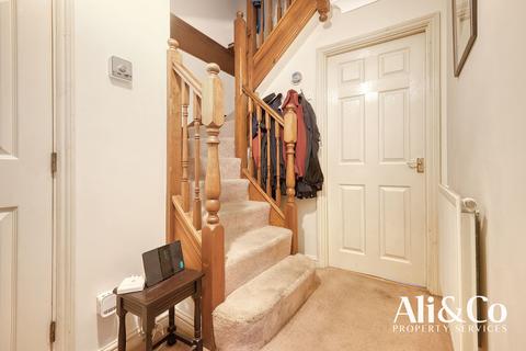 12 Birch Crescent, South Ockendon, RM15 6TZ