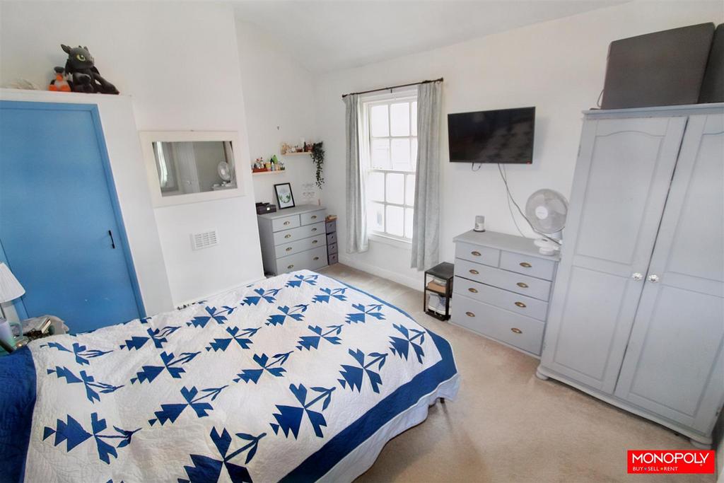 Master Bedroom...jpg