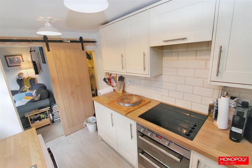 Kitchen...jpg