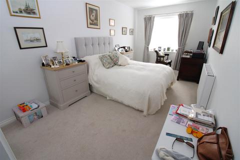 1 bedroom flat for sale, Fitzalan Road, Littlehampton