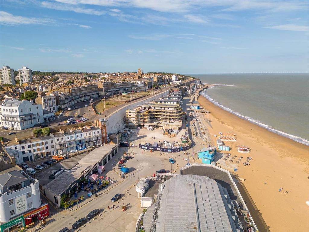 Ramsgate Beach and Kent Terrace.jpg