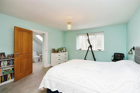 2 bedroom detached bungalow for sale, Hawkenbury Road, Tunbridge Wells
