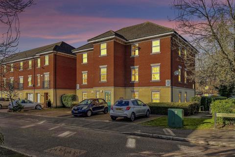 2 bedroom flat for sale, Bittern Close, Hemel Hempstead, HP3