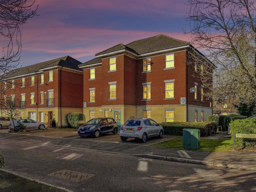 Bittern Close, Hemel Hempstead, HP3 2 bed flat for sale £275,000