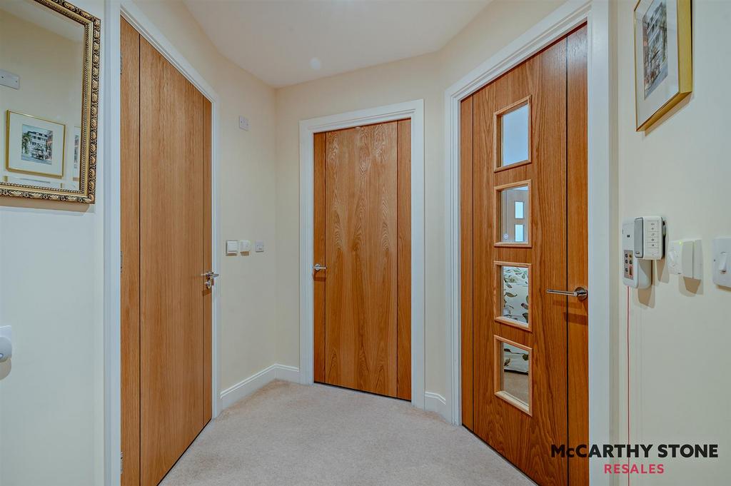 8588715-interior06-800.jpg