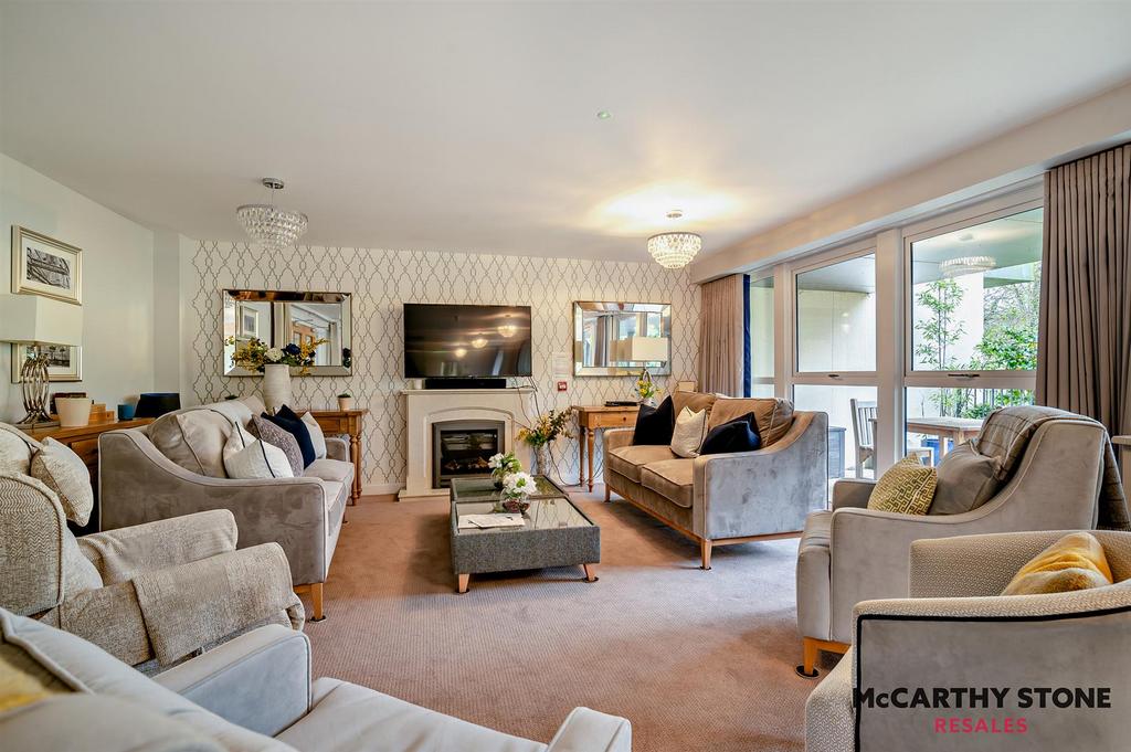 8588715-interior16-800.jpg