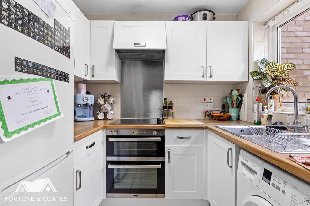 Appleton Fields, Stortford 2 bed terraced house £300,000