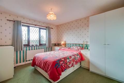 4 bedroom detached house for sale, Batley Road, Wakefield WF2