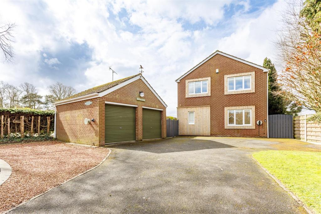 Willow Garth, Mill Lane, Acaster... 4 bed detached house for sale £