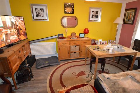 29 Everside Drive, Manchester, M8 8ES