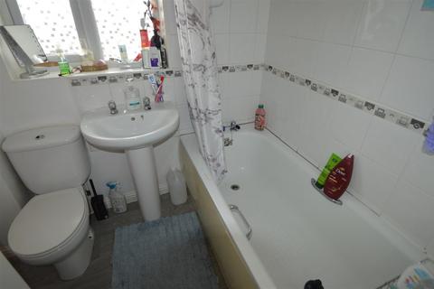 29 Everside Drive, Manchester, M8 8ES