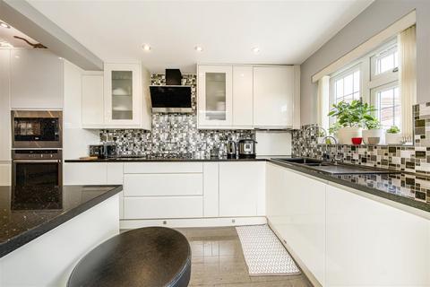 4 bedroom semi-detached house for sale, Spring Grove Crescent, Hounslow