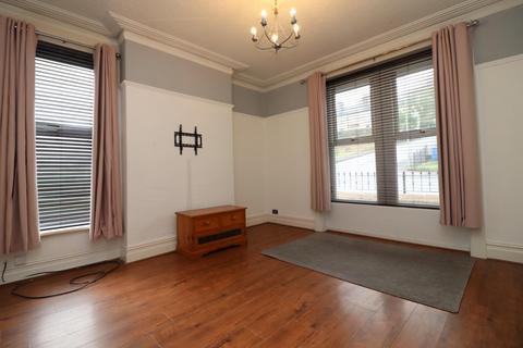 3 bedroom end of terrace house to rent, Harwood Street, Darwen