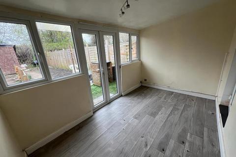 2 bedroom semi-detached house to rent, Ashmore Road, Reading RG2