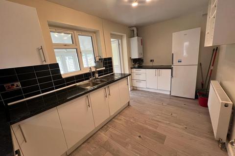 2 bedroom semi-detached house to rent, Ashmore Road, Reading RG2