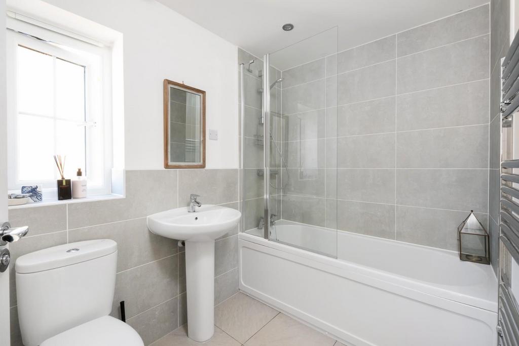 3 Archer Avenue, Corsham, SN13 0 BX 15.jpg