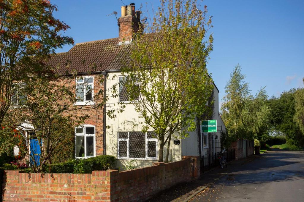 Northfield Lane, Riccall, York 3 bed semidetached house for sale £230,000