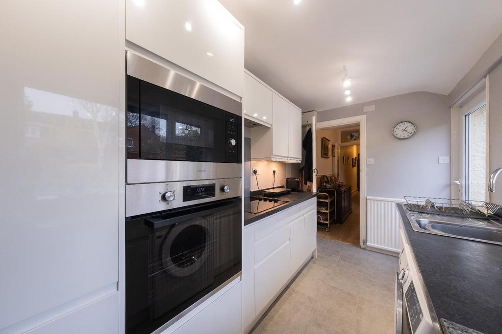 126 Vicars Cross Road-004.jpg
