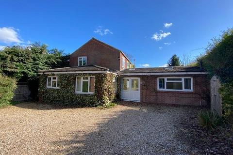 5 bedroom detached house to rent, North Road, South Kilworth