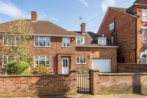 4 bedroom semi-detached house for sale, Chaucer Road, Bedford