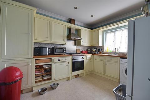 2 Pebsham Drive, Bexhill-on-sea, TN40 2RU