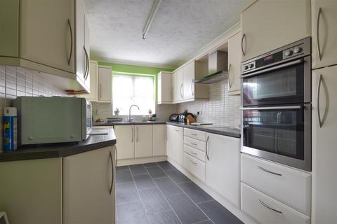 2 bedroom flat for sale, Magdalen Road, Bexhill-On-Sea