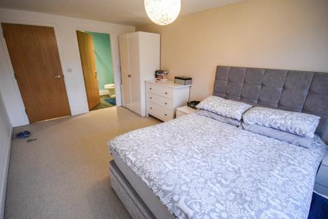 2 bedroom flat for sale, Fiddlers Mill, Wood Street, Bingley, BD16 2AQ