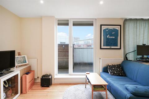 Studio for sale, Birkdale House, Limehouse E14