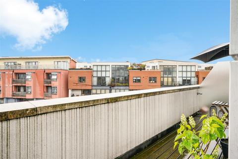 Studio for sale, Birkdale House, Limehouse E14