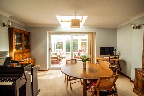 5 Heffer Close, Stapleford, Cambridge, CB22 5EB