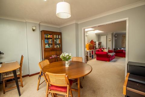 5 Heffer Close, Stapleford, Cambridge, CB22 5EB
