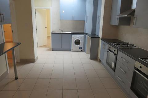 Mixed use to rent, Broad Walk, Hounslow, TW5