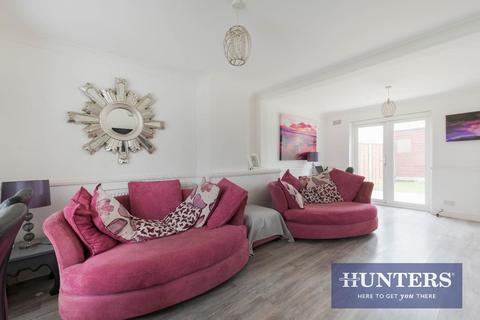 3 bedroom end of terrace house for sale, Merland Rise, Tadworth