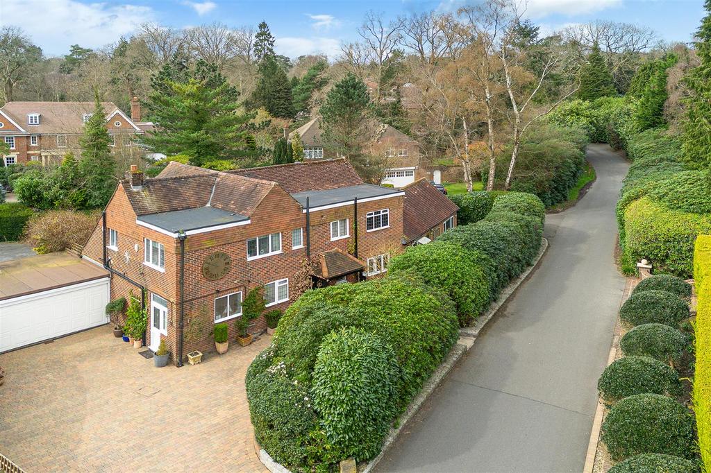 Woodland Way, Kingswood, Tadworth 5 bed detached house for sale £