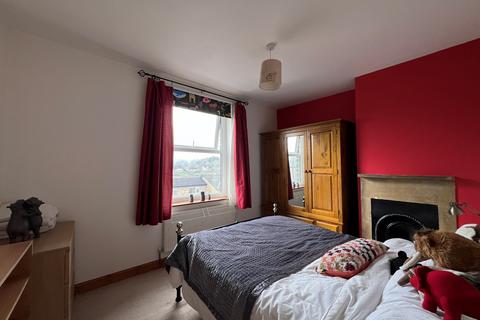 2 bedroom terraced house to rent, Longlands Road, Huddersfield HD7