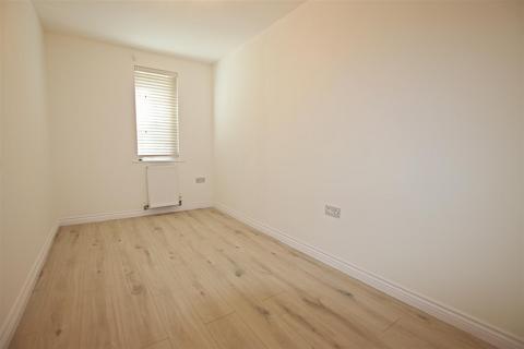 2 bedroom flat to rent, Fitzwilliam,Eaton Way, Borehamwood